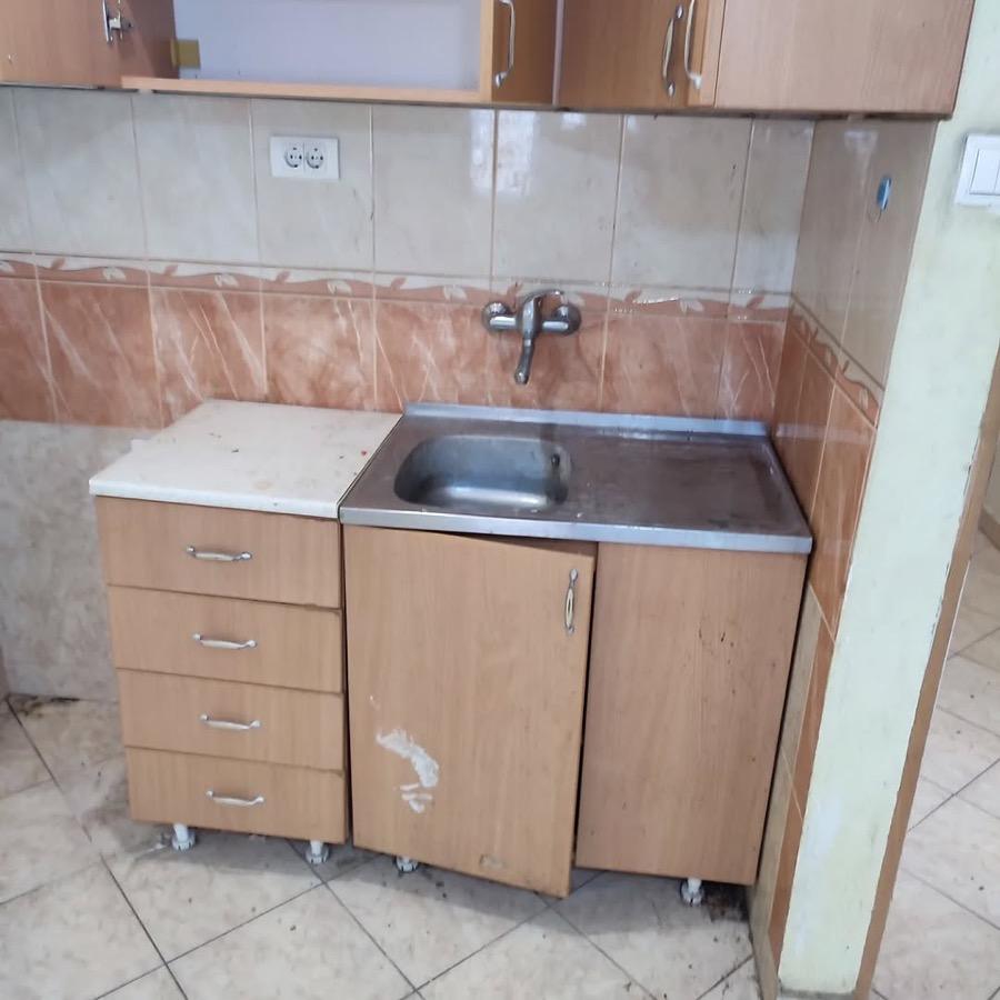 Pre čišćenja - zaprljana kuhinja i elementi